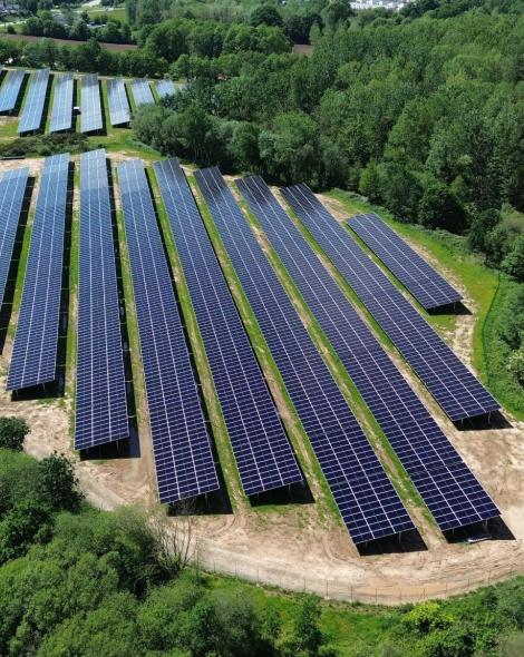 photo centrale solaire sol
