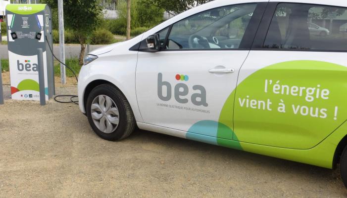 Logo Béa sur voiture